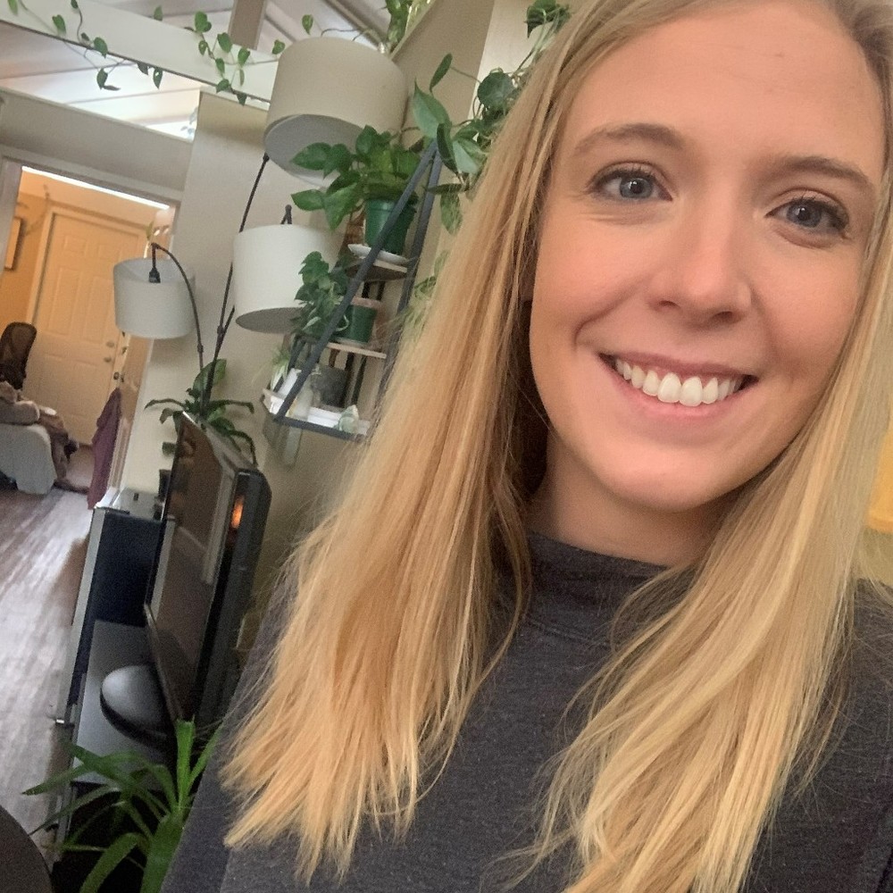 Meet your Posher, Caitlin